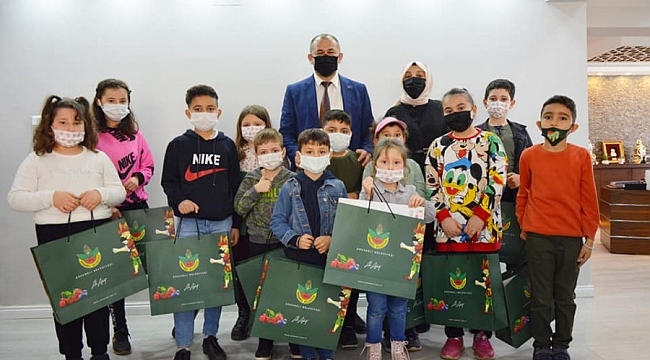 Başkan Ali Aykurt çevreci çocukları ağırladı
