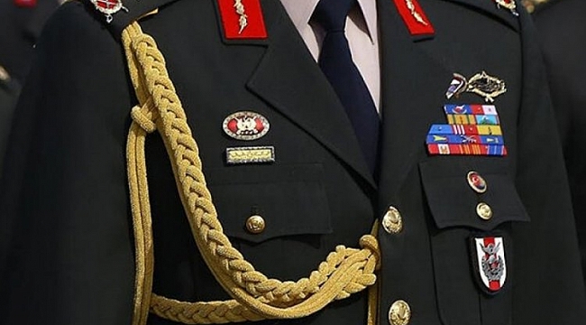 FETÖ'cü generalin rütbeleri söküldü