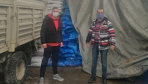 Gemlik'te yüzlerce çuval kömür ihtiyaç sahiplerine ulaştı