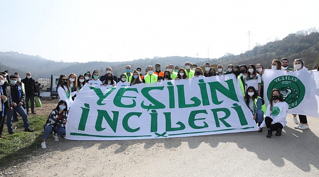Gönüllüler sokak hayvanları için sahaya indi