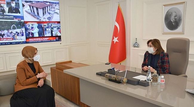 İki kadın başkan bir araya geldi