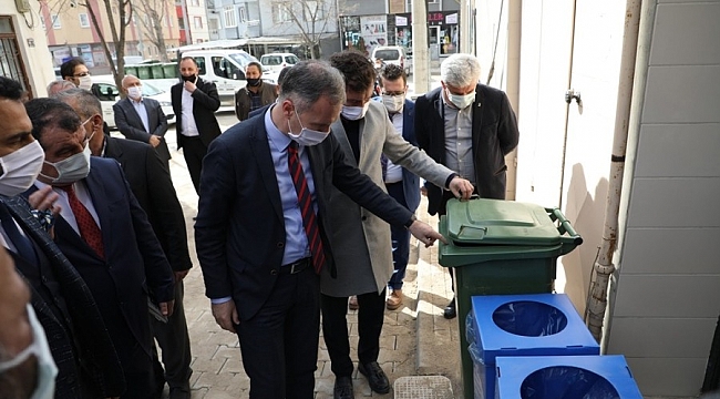 İnegöl'de çöp konteynırı dağıtımları devam ediyor