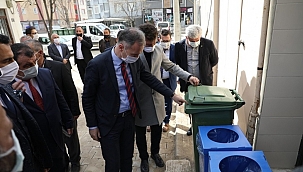 İnegöl'de çöp konteynırı dağıtımları devam ediyor 