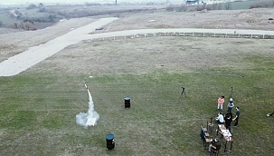 İnegöl semalarında Paraşütlü Roket havalandı 