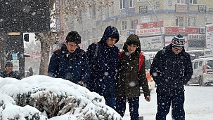 İstanbul'da eğitime kar engeli 