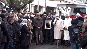 Kadir Topbaş için Beyoğlu Belediyesi önünde tören 
