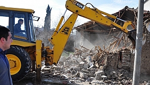 Karacabey'de metruk binalara geçit yok 