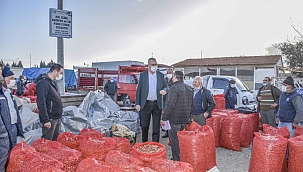Karacabey'in kırmızı soğanı koronadan koruyor 