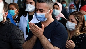 Koronavirüse yenilen doktor son yolculuğuna gözyaşlarıyla uğurlandı