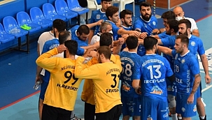 Nilüferli hentbolcuların galibiyet sevinci 