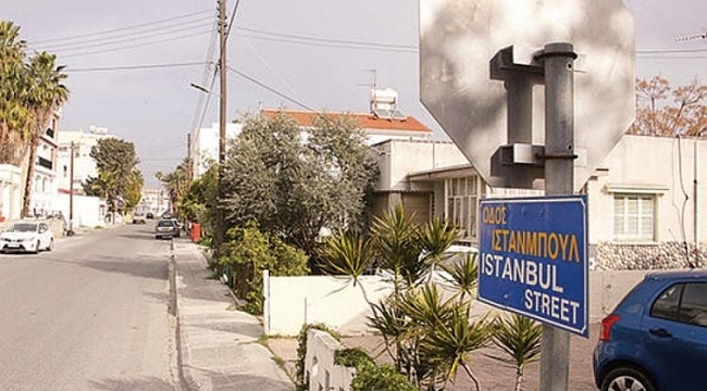 Rum yönetimi Türkçe sokak adlarını siliyor
