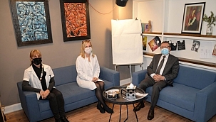 UÜ Rektörü Kılavuz: 