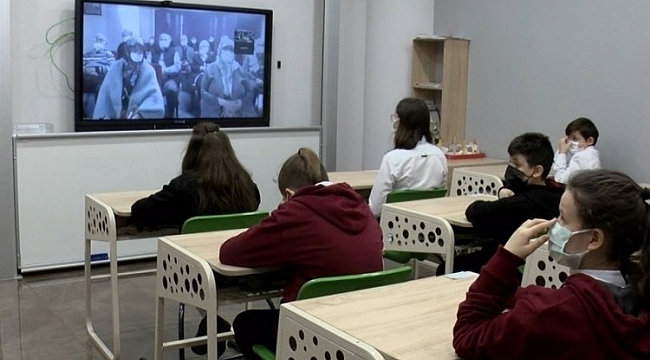Huzurevi sakinleri için dijital el öpme projesi