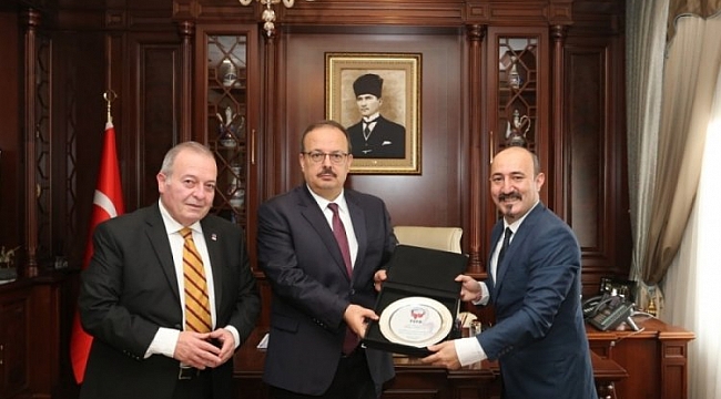 TSYD Bursa yöneticilerinden Vali Canbolat'a ziyaret