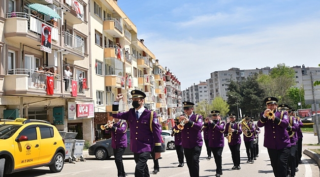 Bursalı çocuklara 23 Nisan sürprizi