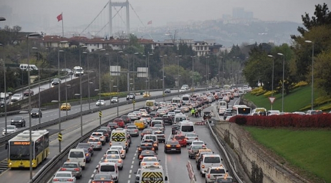 Kısıtlama sonrası İstanbul'da trafik yoğunluğu