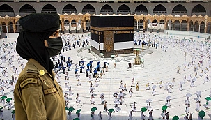 Mescid-i Haram'da kadın askerler ilk kez görev aldı! 