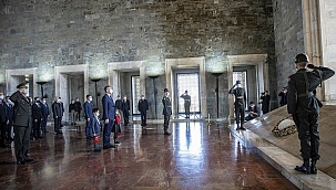 TBMM 101. Yaşını kutluyor! Anıtkabir'de tören