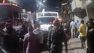 Hindistan'da bina çöktü 