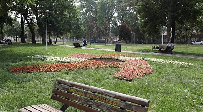 İnegöl'de cadde ve parklar çiçekleniyor