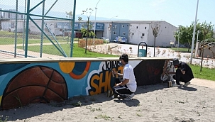 Nilüfer'de parklar graffiti ile renkleniyor 