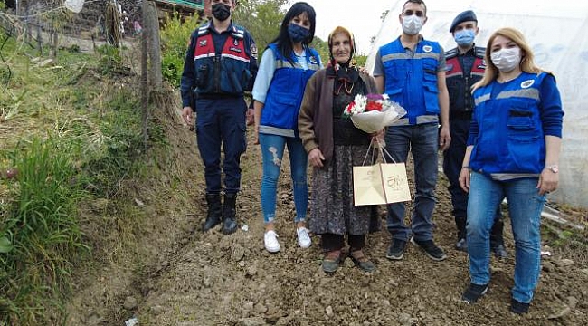 Safranbolu'da şehit annelerine Anneler Günü ziyareti