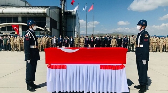 Şehit uzman çavuş için Ağrı'da tören