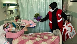 Türk Kızılay Bursa'dan annelere 'Sevgi Bohçası'