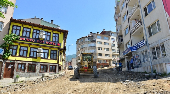 Yıldırım'da Yeşil Mahallesi'nin yolları yenileniyor