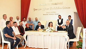 Başkan Aydın damadı terletti