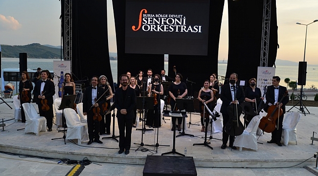 Gemlik'te amfi tiyatroda klasik müzik akşamı