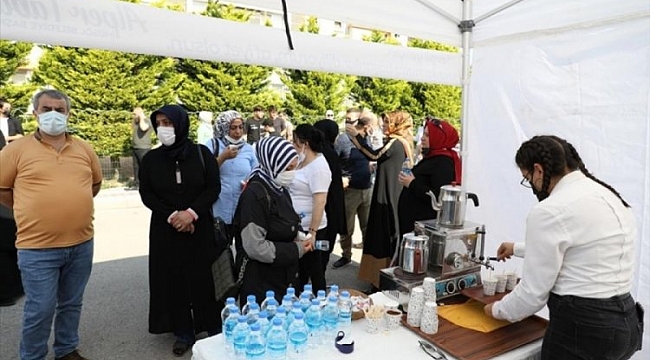 İnegöl'de 4 ayrı noktada YKS ikramı
