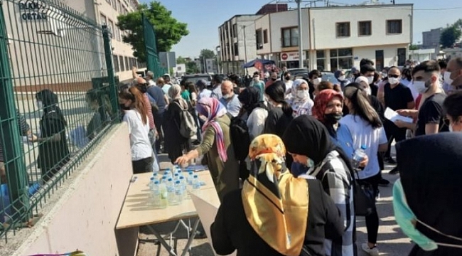 Yıldırım Belediyesi YKS'ye giren öğrencileri yalnız bırakmadı