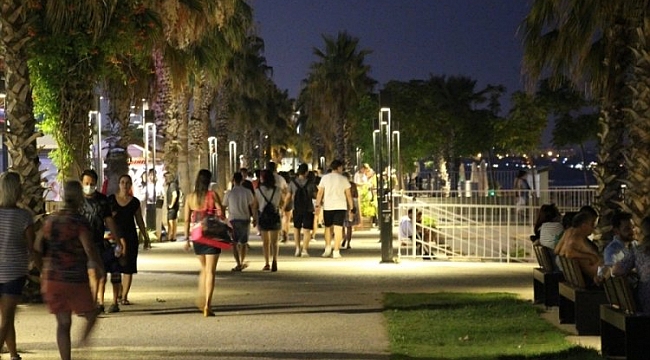 Antalya'da bayram tatili yoğunluğu