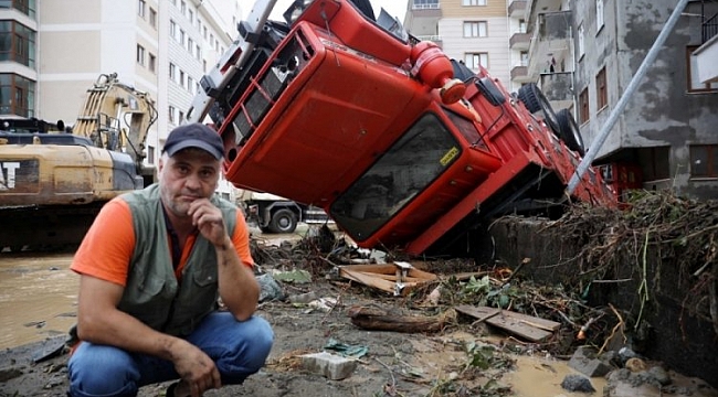 Artvin'de sel gitti, çamur kaldı