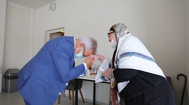 Başkan Erdem'den bayram ziyaretleri