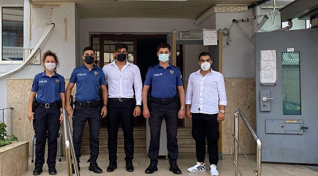 Bursa'da Ak Partili gençlerden bayram ziyareti