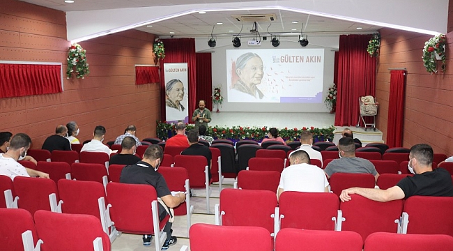 Bursa'da cezaevinde şiir buluşması
