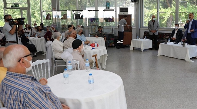 Bursa'da huzurevi ve hastanede bayram