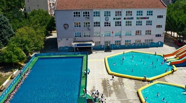 Bursa'da okul bahçeleri tatil köyünü aratmıyor