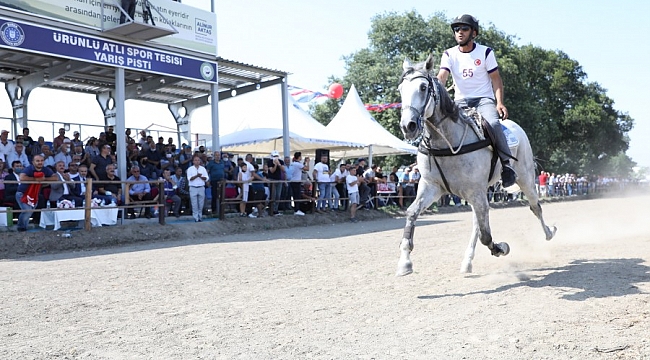 Bursa'da Rahvan At Yarışları nefes kesti