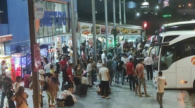 Otogarlarda yoğunluk devam ediyor
