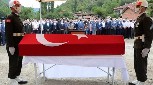 Şehit Emrah Arslan son yolculuğuna uğurlandı