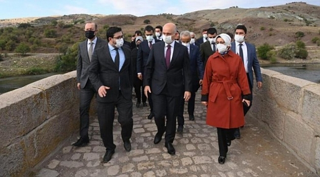 Bakan Karaismailoğlu'ndan Develioğlu Köprüsü'nde inceleme