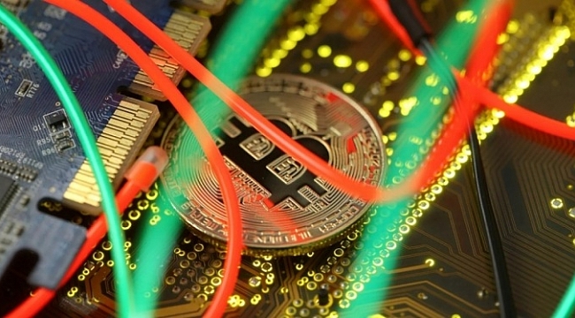 Bitcoin'de 'risk kaçışı' sürüyor