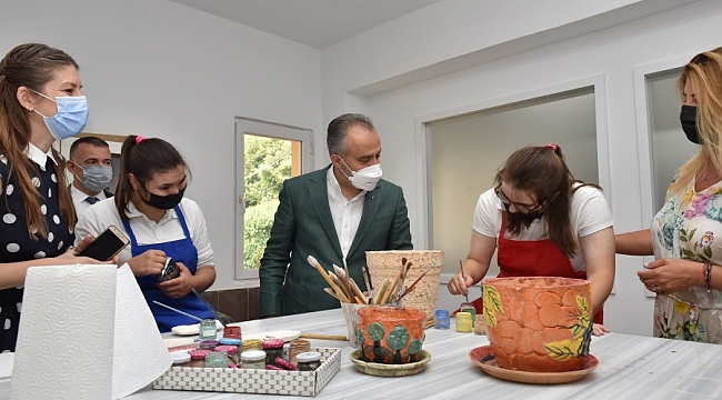 Bursa'da binlerce öğrenci yüz yüze eğitime başladı