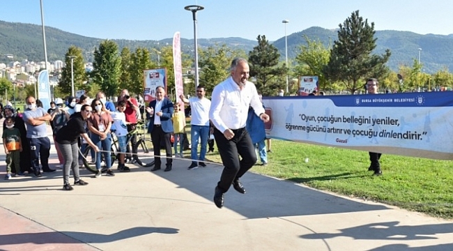 Bursa'da sokak oyunları coşkusu