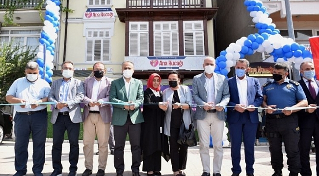 Bursa'da tarihi yalı Ana Kucağı olarak hizmette