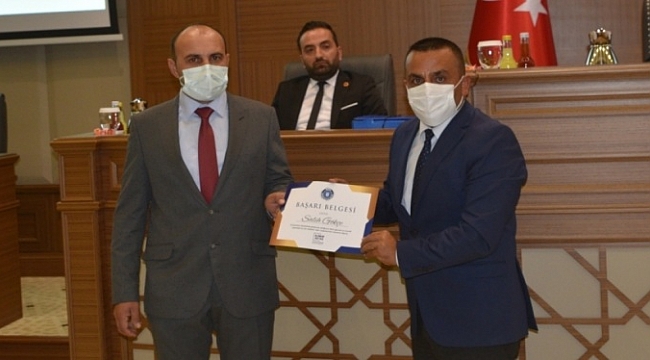 Büyükşehir'de 'Ayın personelleri' ödüllendirildi