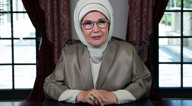 Emine Erdoğan'dan öğrencilere mesaj